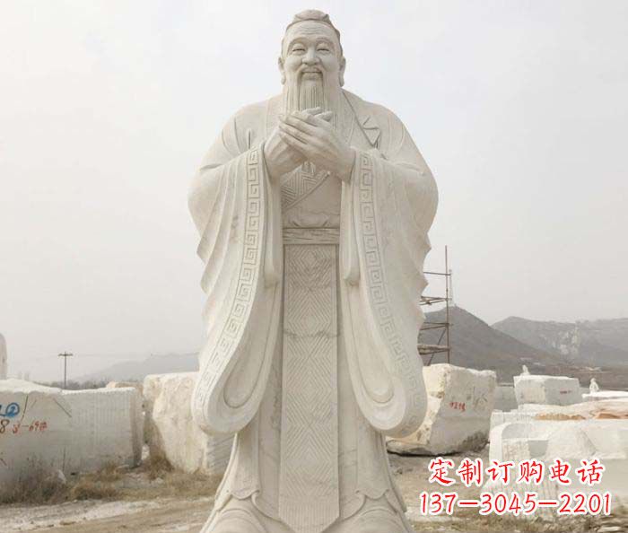 信阳以孔子崇高形象设计独一无二的雕塑