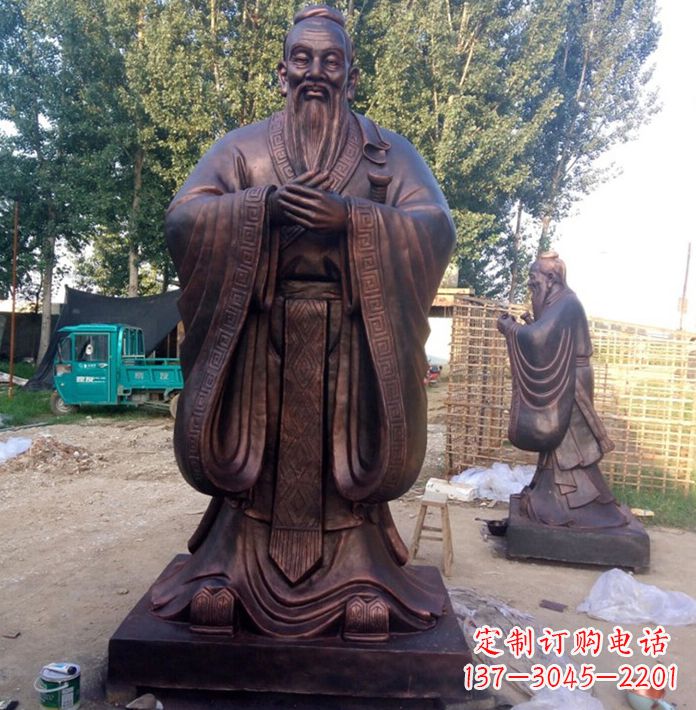 信阳具有传奇色彩的孔子雕塑