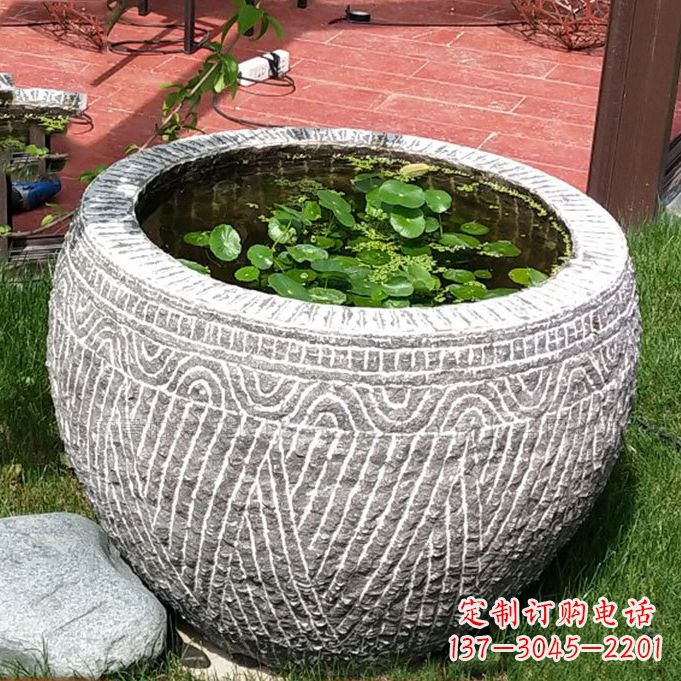 信阳老青石花盆雕塑:独特的家居艺术装饰