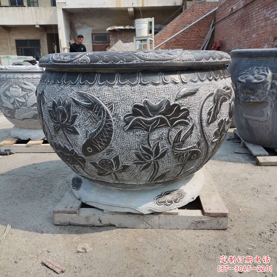 信阳老青石园林石雕水缸,享受自然之美