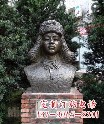信阳领雕塑:全国首创雷锋青铜胸像