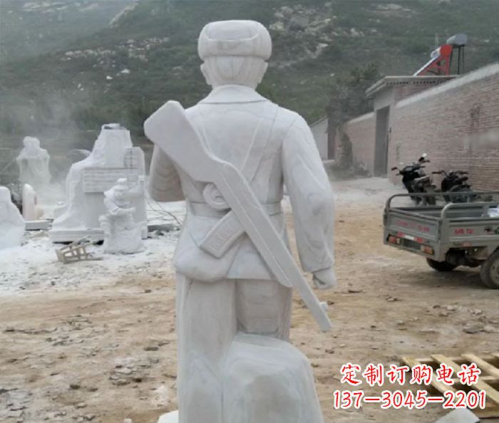 信阳来自中领雕塑的经典定制雷锋雕塑