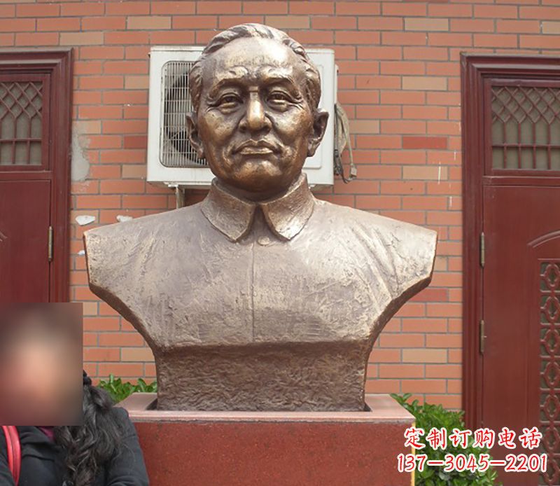 信阳铜雕李四,与众不同的光头匠艺