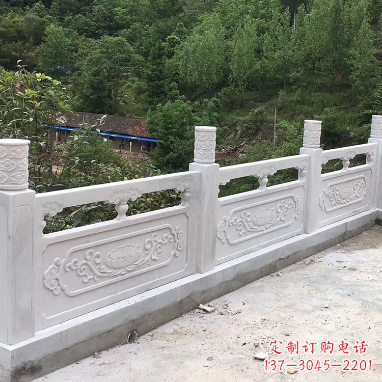 信阳莲花纹石栏板雕塑,为你树立华丽边框