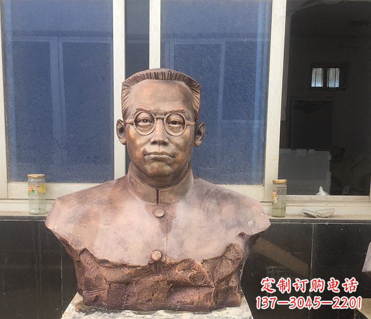 信阳精致的刘伯承头像铜雕