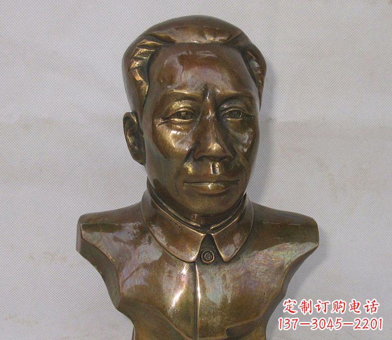 信阳传承中华文化,珍藏刘少奇雕塑