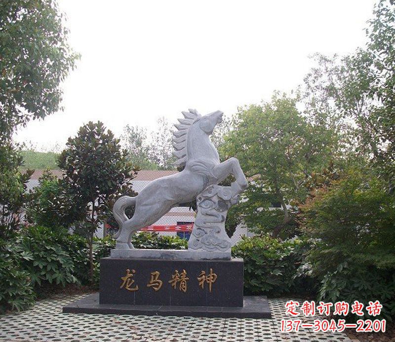 信阳精致细腻的龙马石雕