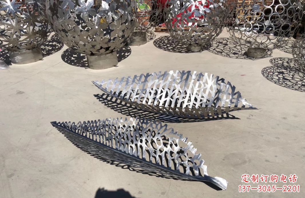 信阳中领雕塑-树叶镂空景观雕塑