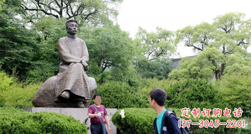 信阳鲁迅铜雕,艺术品级的文化符号