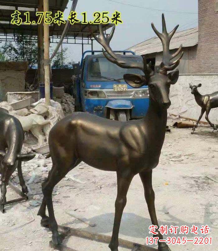 信阳艺术精美,高品质鹿铜雕塑