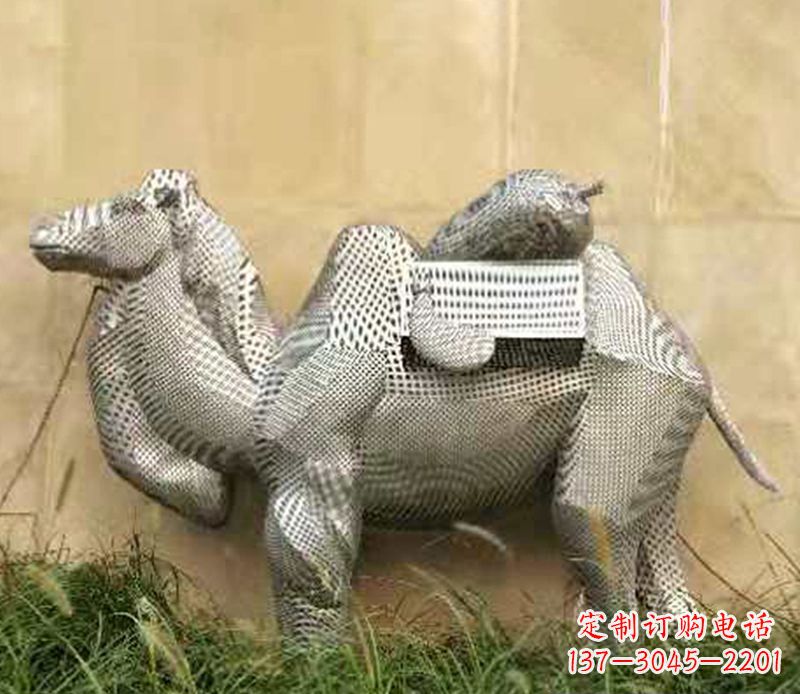 信阳骆驼不锈钢户外雕塑
