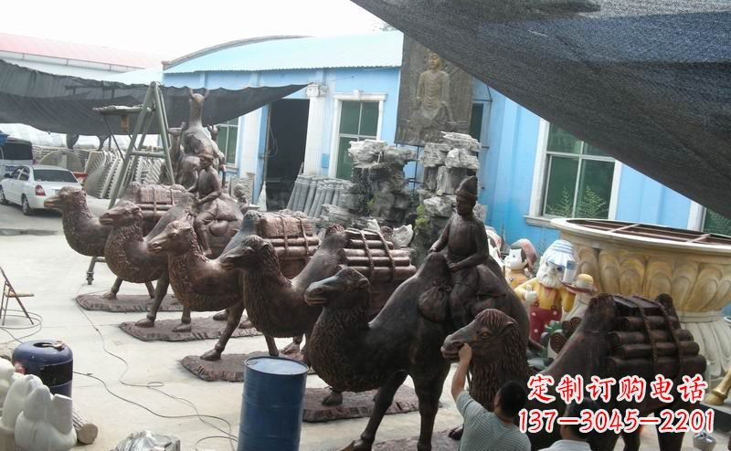 信阳骆驼公园动物铜雕魅力无限