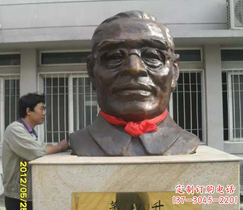 信阳领雕塑:打造精致头像铜雕