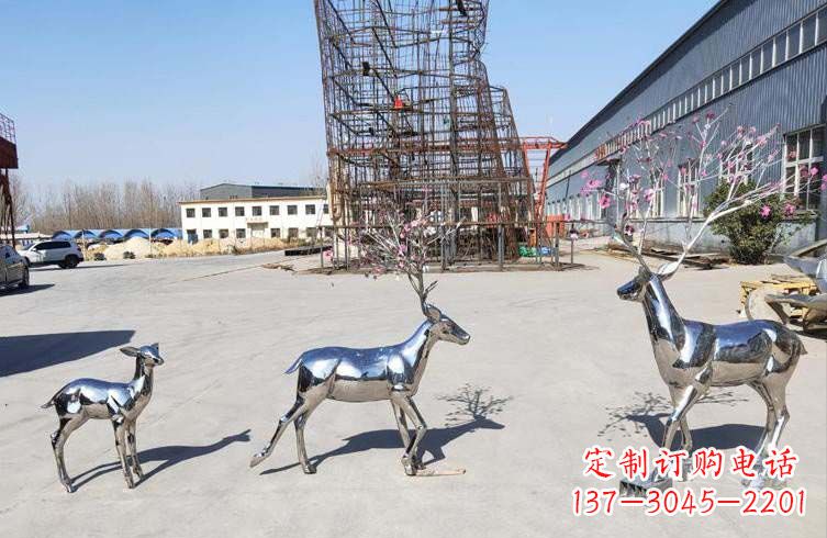 信阳梅花鹿不锈钢雕塑,惊艳于众