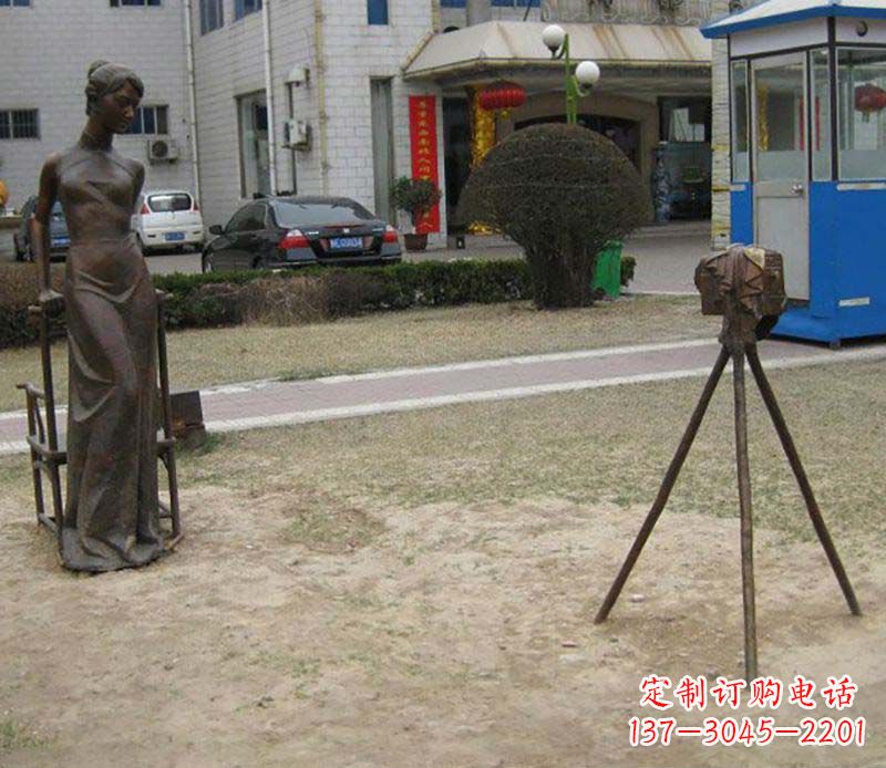 信阳中领雕塑是一家专业从事美女铜雕定制的厂家…