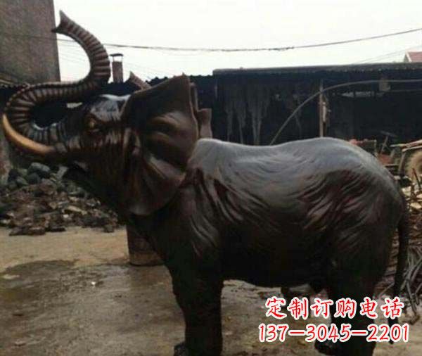 信阳门口大象铜雕
