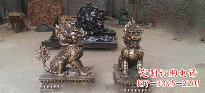 信阳独特精美的麒麟铜雕塑