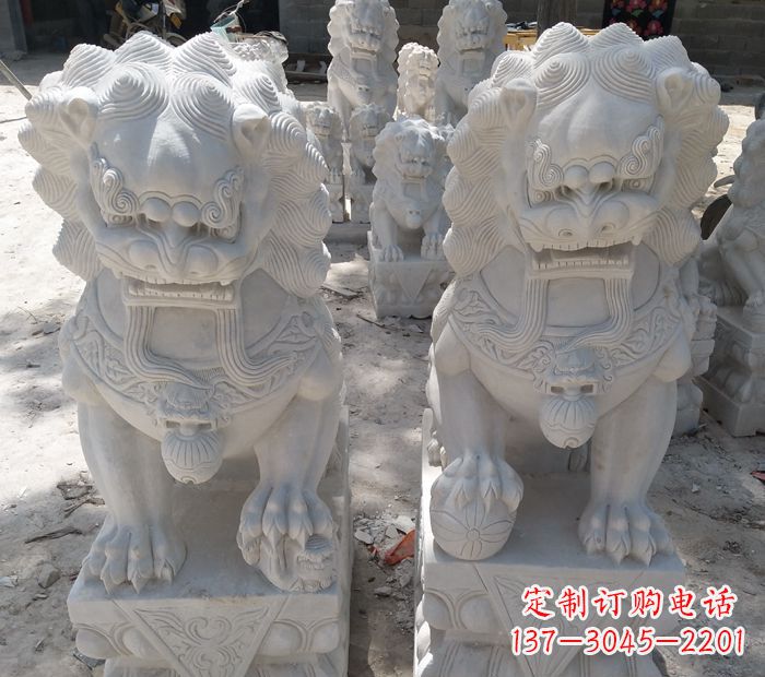 信阳象征力量的狮子雕塑