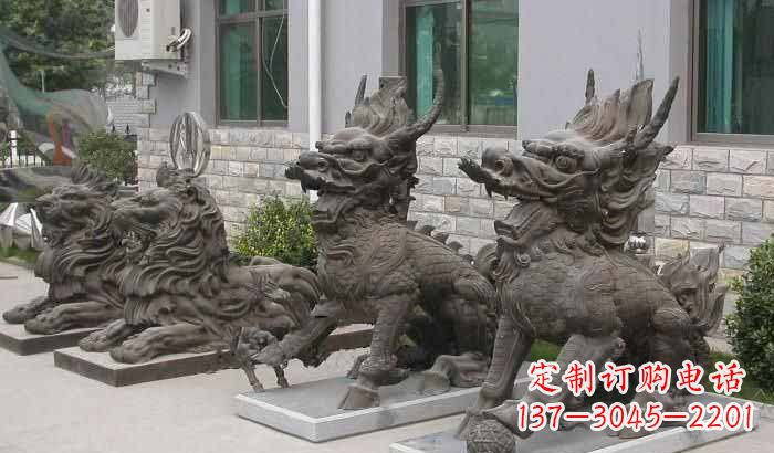 信阳招财进宝,麒麟雕塑立足宅门口