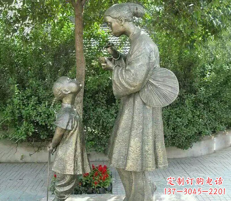 信阳用浓浓母爱温暖心中的母亲雕塑