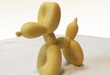 信阳黄色不锈钢雕塑狗，展现场面气势