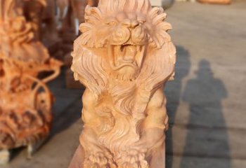 信阳象征力量的汇丰狮子红石雕