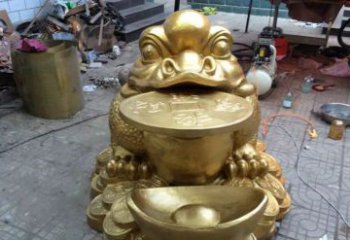 信阳铜质金蟾招财动物雕塑