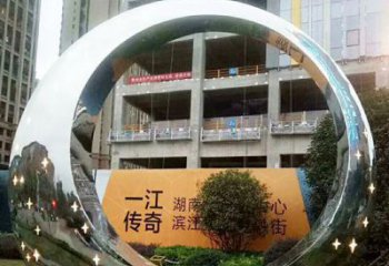 信阳让您的空间脱颖而出！时尚镜面不锈钢圆环景观雕塑