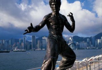信阳标题:李小龙铜雕，让传奇永存