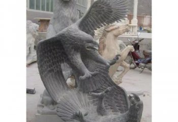 信阳中领雕塑推出的石雕老鹰是一款充满生机与力…