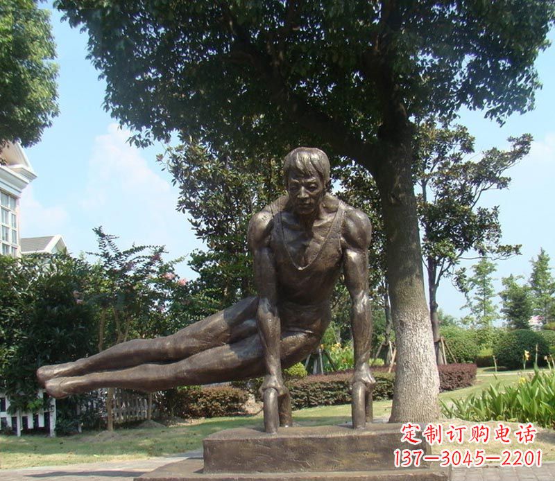 信阳集运动员精神于一身的铜雕