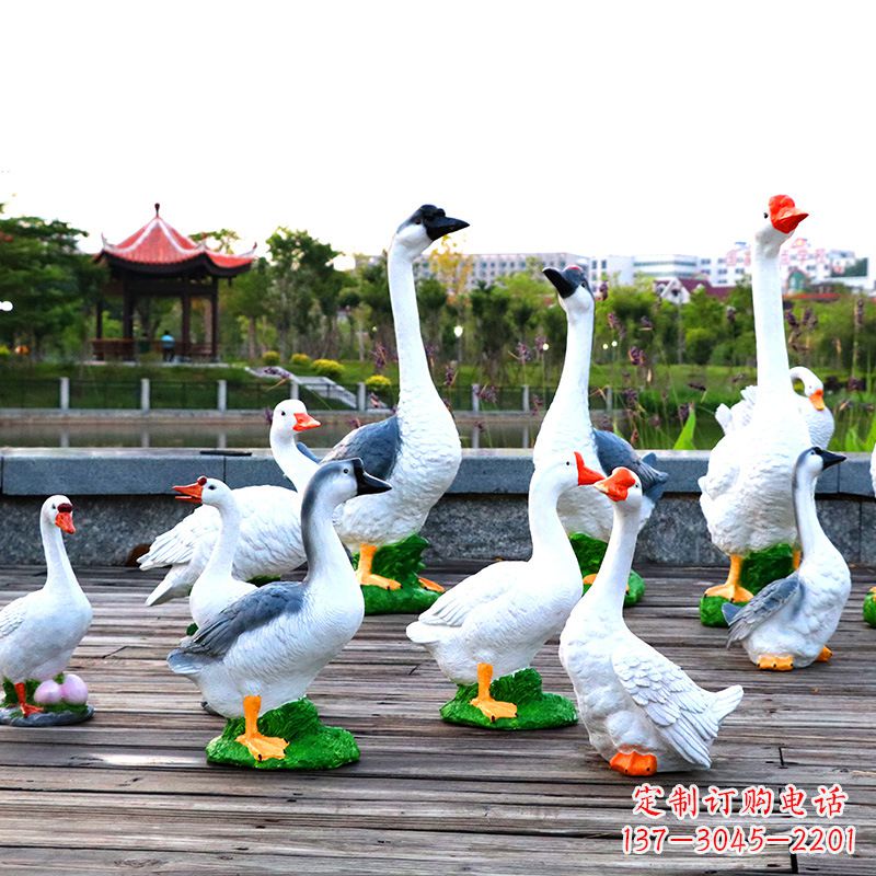 信阳高端铜质农场天鹅雕塑