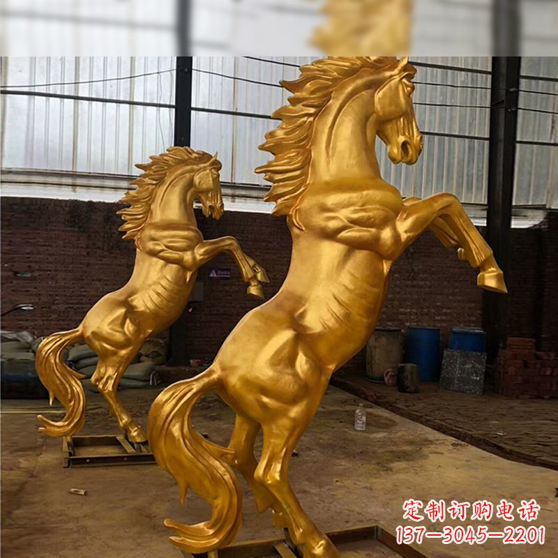 信阳精美马雕塑,精锐漆金马儿