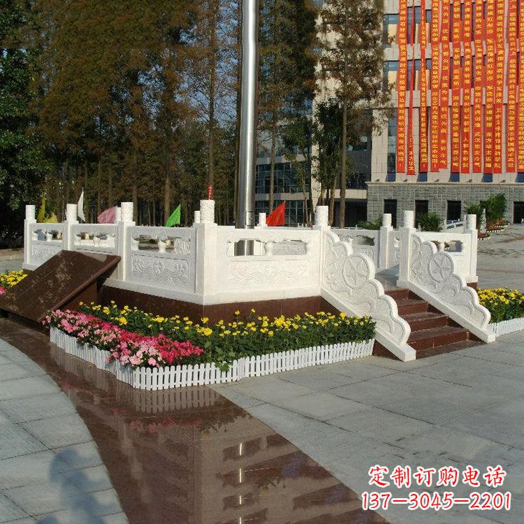 信阳企业汉白玉石雕广场升旗台