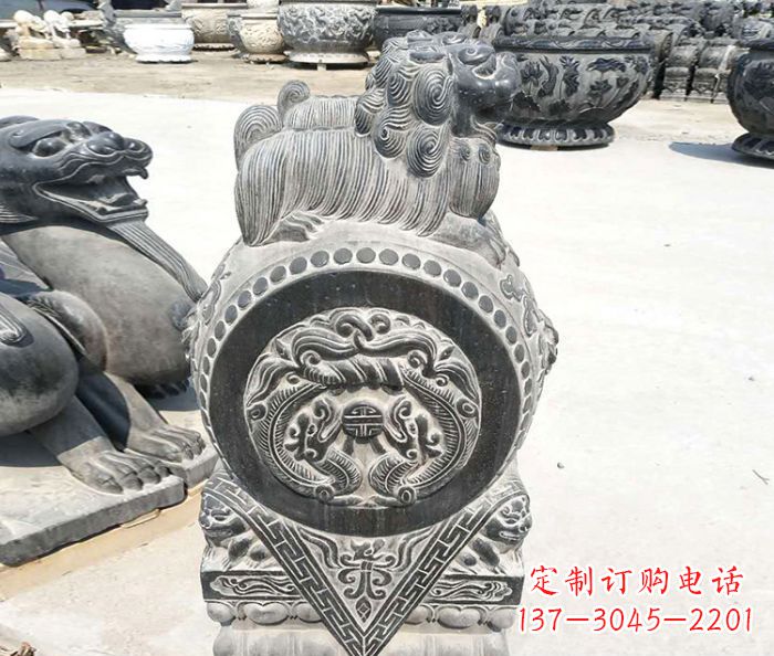 信阳精美的青石仿古狮子门墩石雕