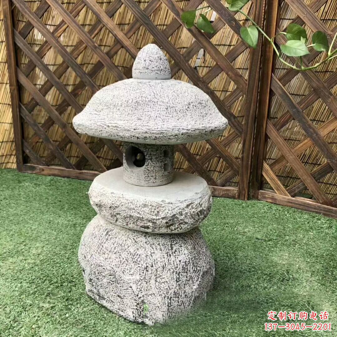 信阳青石仿古灯笼雕塑,实现仿古风格的彰显