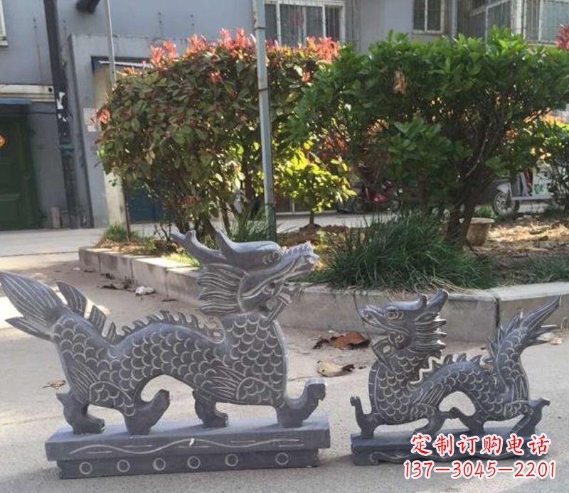 信阳青石雕刻母子龙是由中领雕塑工厂家生产的一…