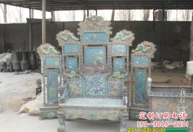信阳青铜仿古龙椅雕塑,精美传神