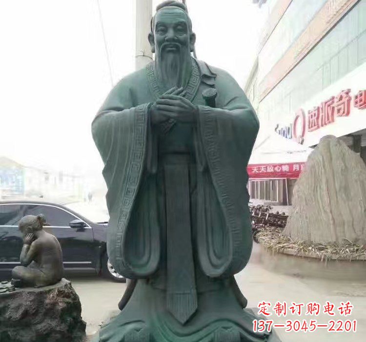 信阳精美的青铜孔子雕像