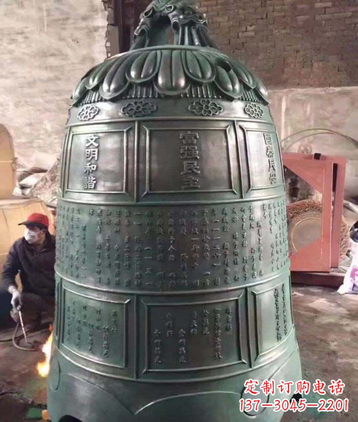 信阳古典铜钟雕塑,装点家园