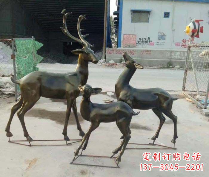 信阳群雄逐鹿,铸就精致鹿雕