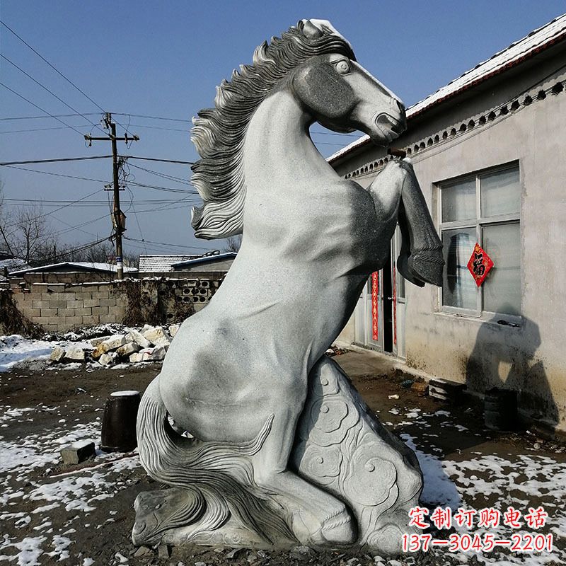 信阳艺术品呈献——人立而起的马儿石雕