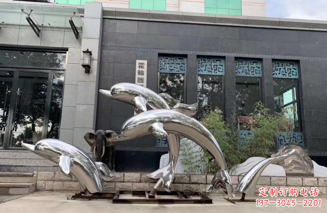 信阳高端定制不锈钢海豚雕塑