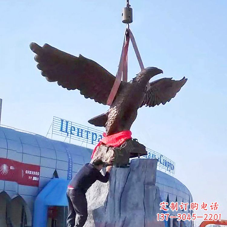 信阳商场企业大型老鹰铜雕景观