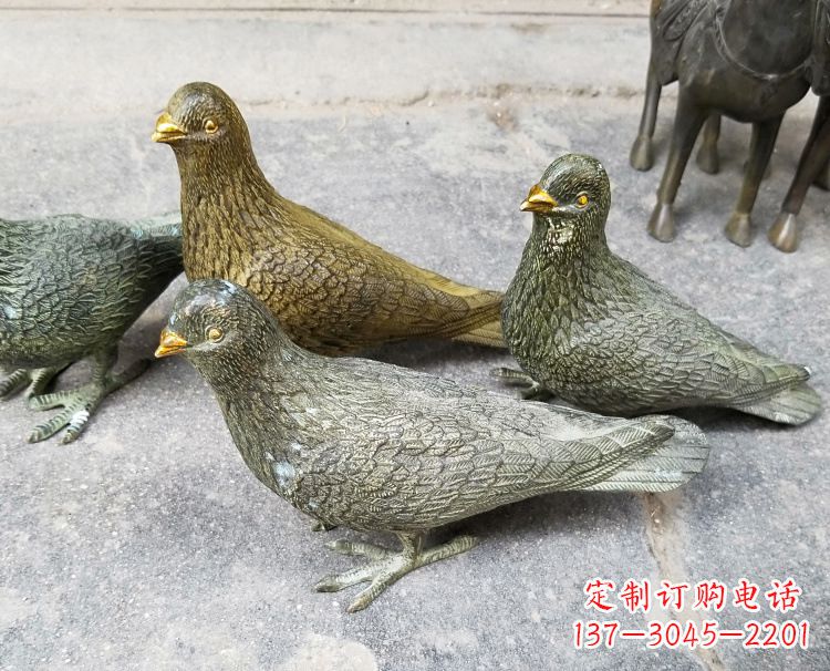 信阳中领雕塑:少女与和平鸽的象征