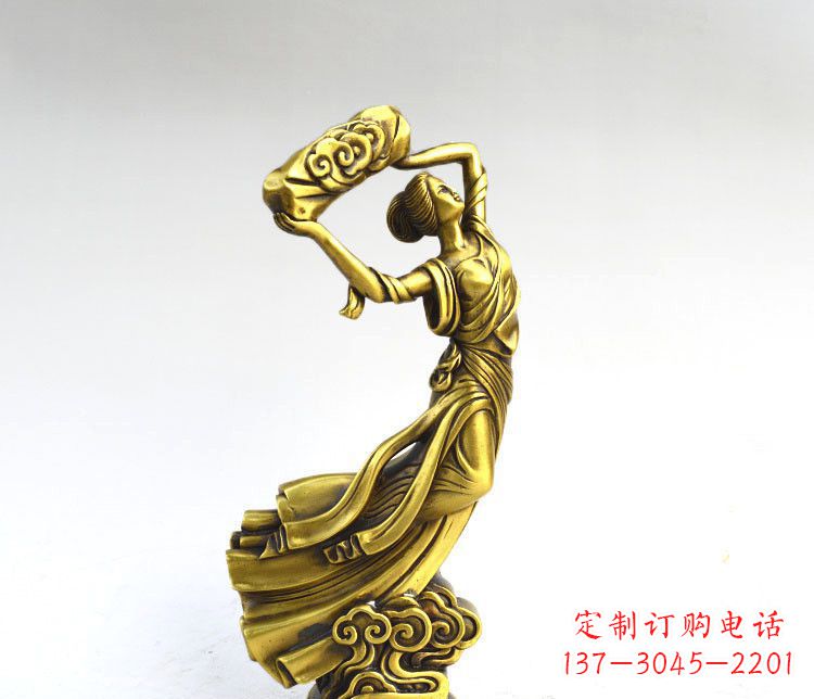 信阳传承古老神话的女娲雕塑