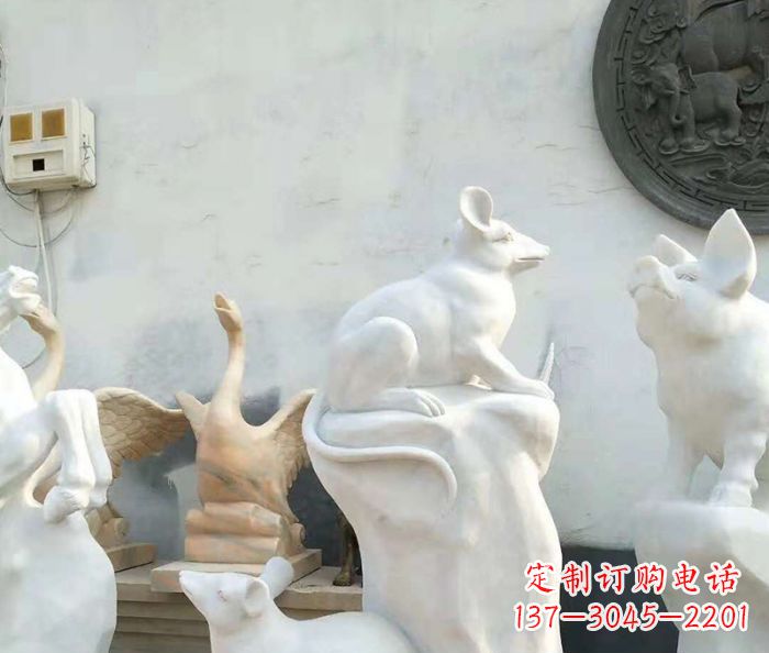 信阳独具个性的汉白玉老鼠石雕