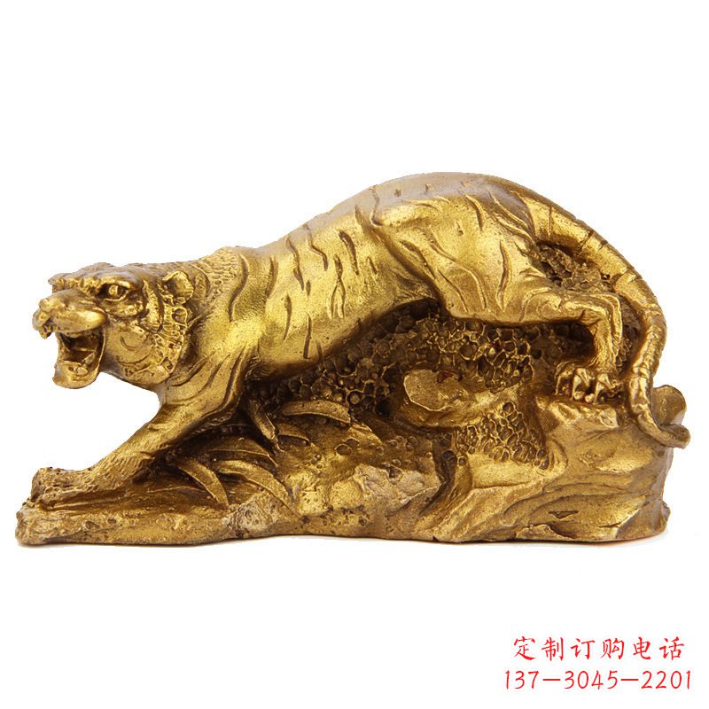 信阳中领雕塑生肖铜虎鎏金摆件,是一款以生肖虎…