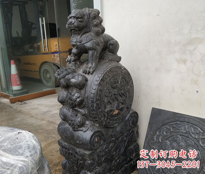 信阳狮子抱鼓石雕刻门墩