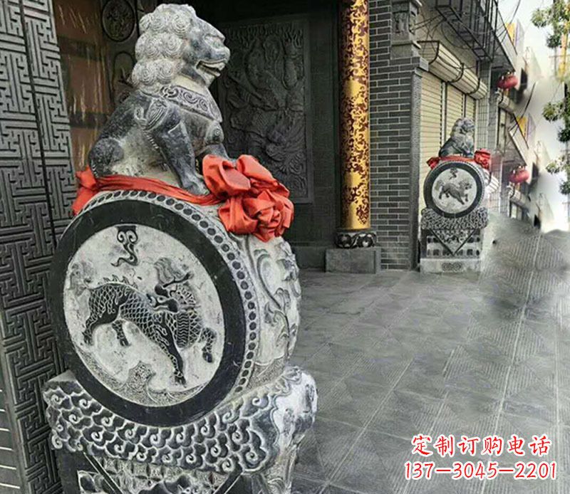 信阳狮子抱鼓石门墩雕塑,体现古典风格